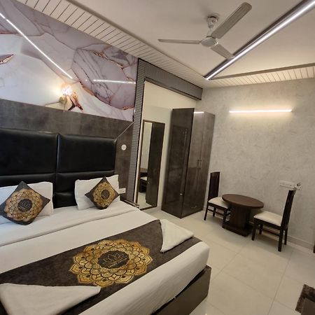 Hotel Smart Plaza نيودلهي المظهر الخارجي الصورة