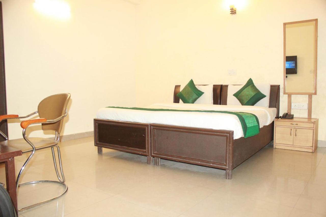 Hotel Smart Plaza نيودلهي المظهر الخارجي الصورة