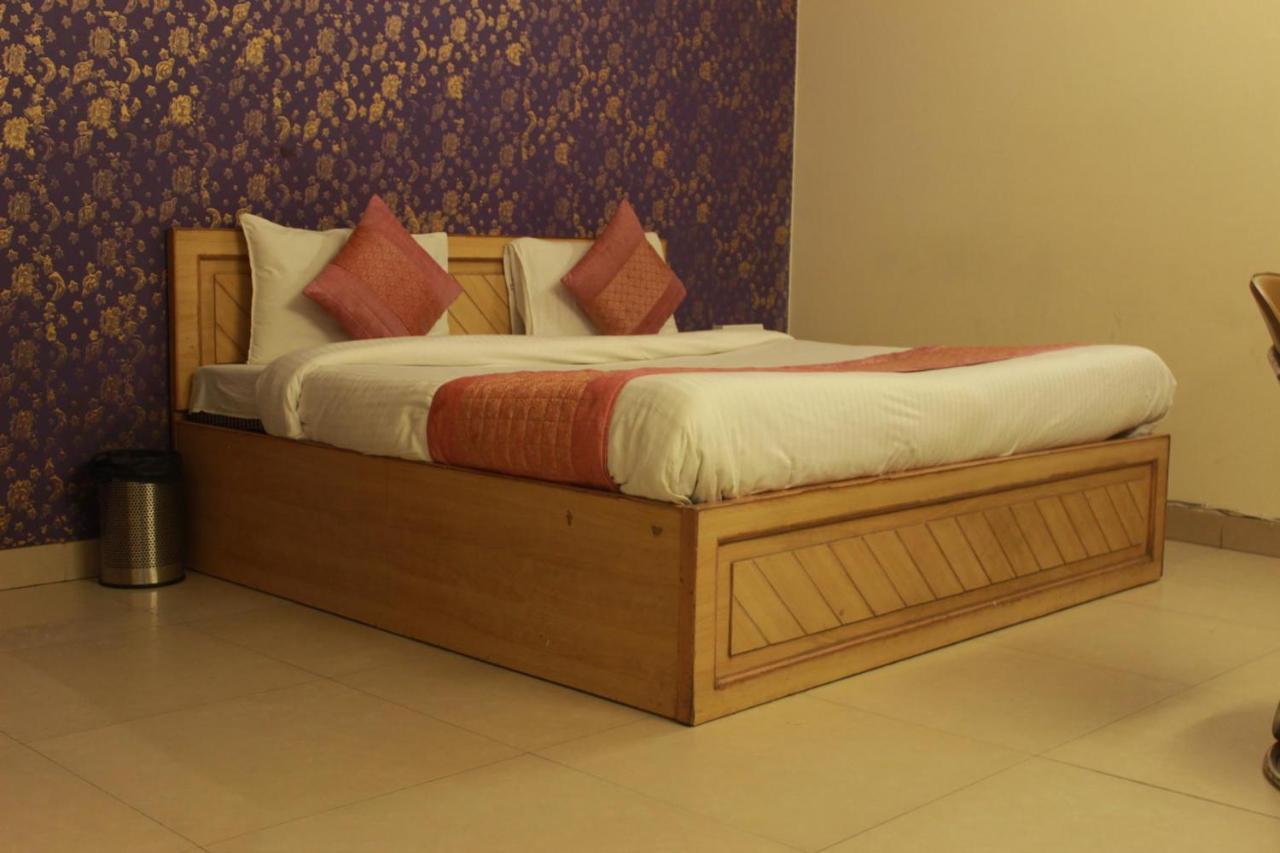Hotel Smart Plaza نيودلهي المظهر الخارجي الصورة