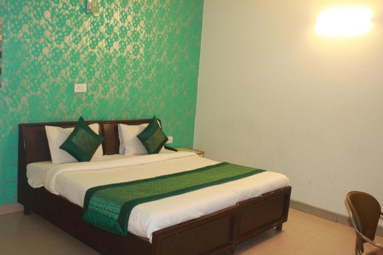 Hotel Smart Plaza نيودلهي المظهر الخارجي الصورة