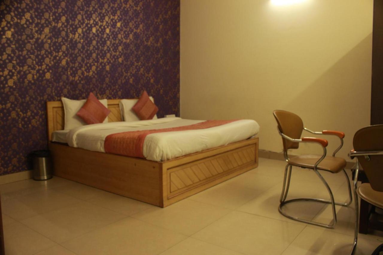 Hotel Smart Plaza نيودلهي المظهر الخارجي الصورة